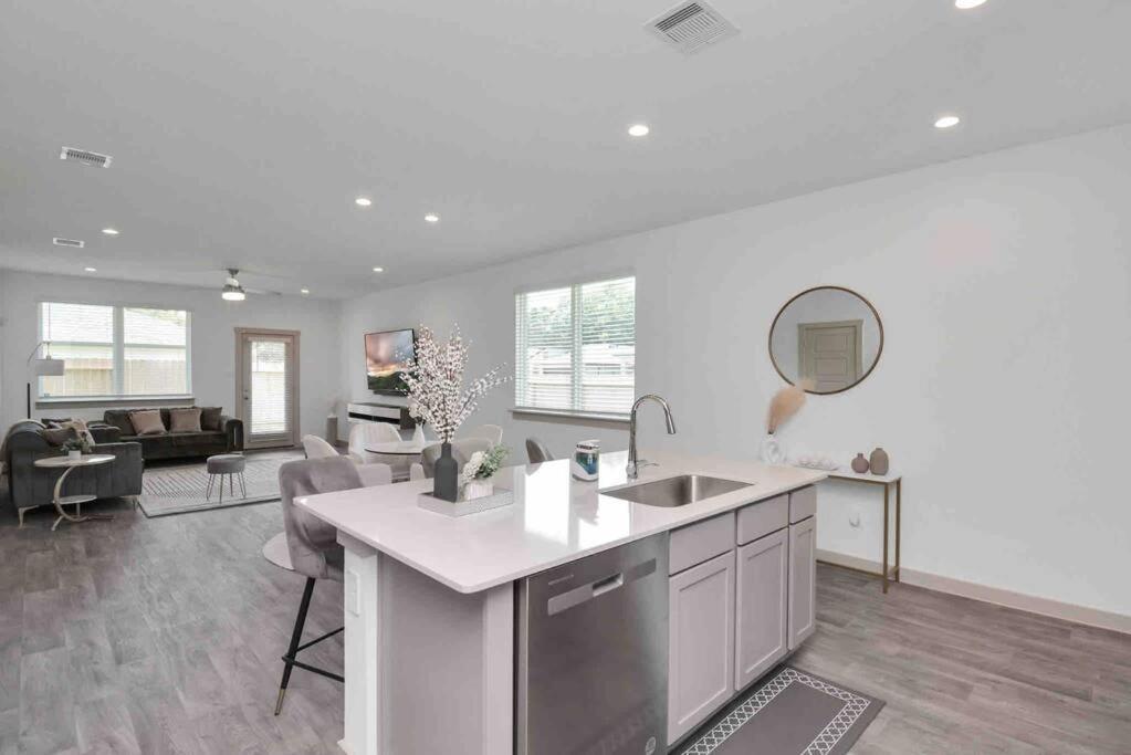 4Bedroom Escape - Near Med Center With Backyard Houston Eksteriør billede