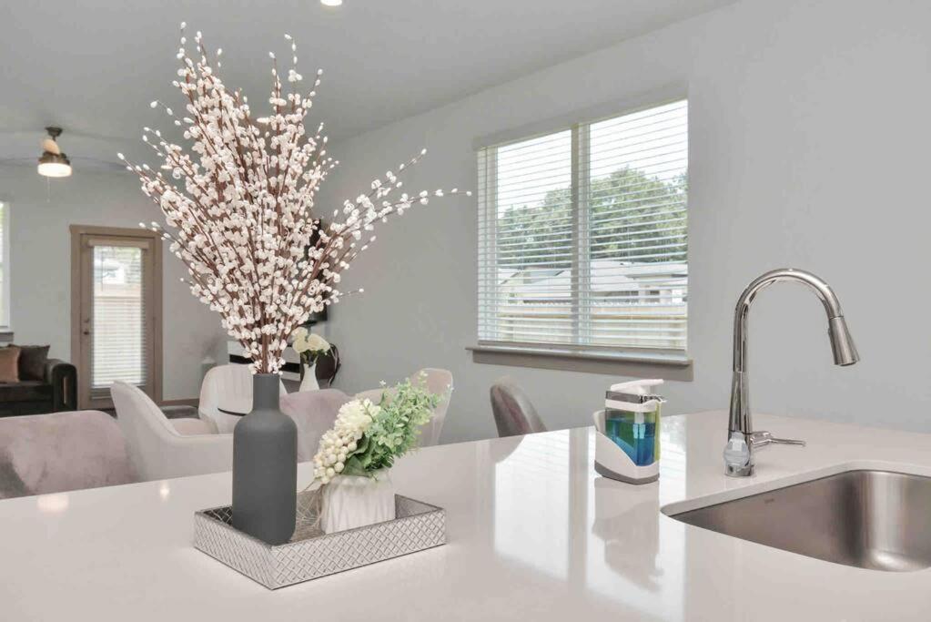 4Bedroom Escape - Near Med Center With Backyard Houston Eksteriør billede