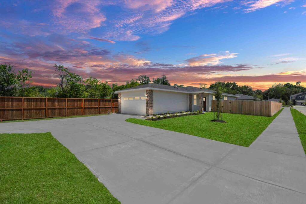 4Bedroom Escape - Near Med Center With Backyard Houston Eksteriør billede
